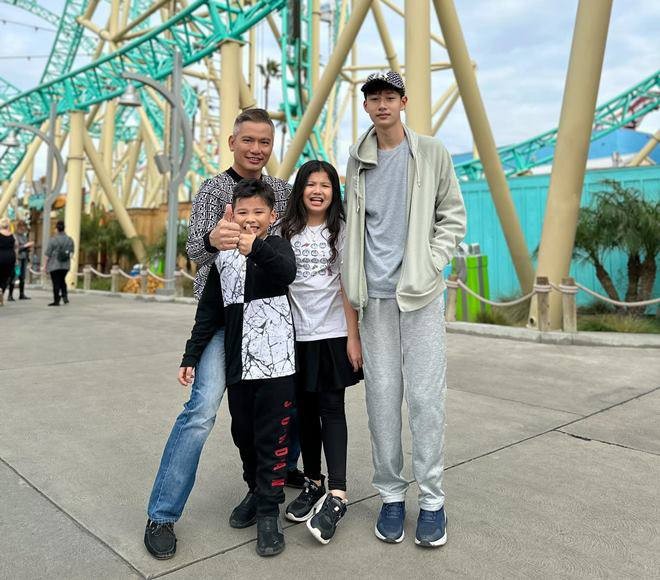 Quang Dũng đi về giữa Mỹ - Việt Nam thăm con trai Jennifer Phạm luân phiên mỗi tháng, U50 lên chức ông-8