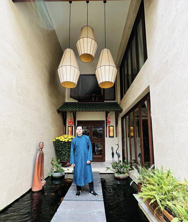 Quang Dũng đi về giữa Mỹ - Việt Nam thăm con trai Jennifer Phạm luân phiên mỗi tháng, U50 lên chức ông-10