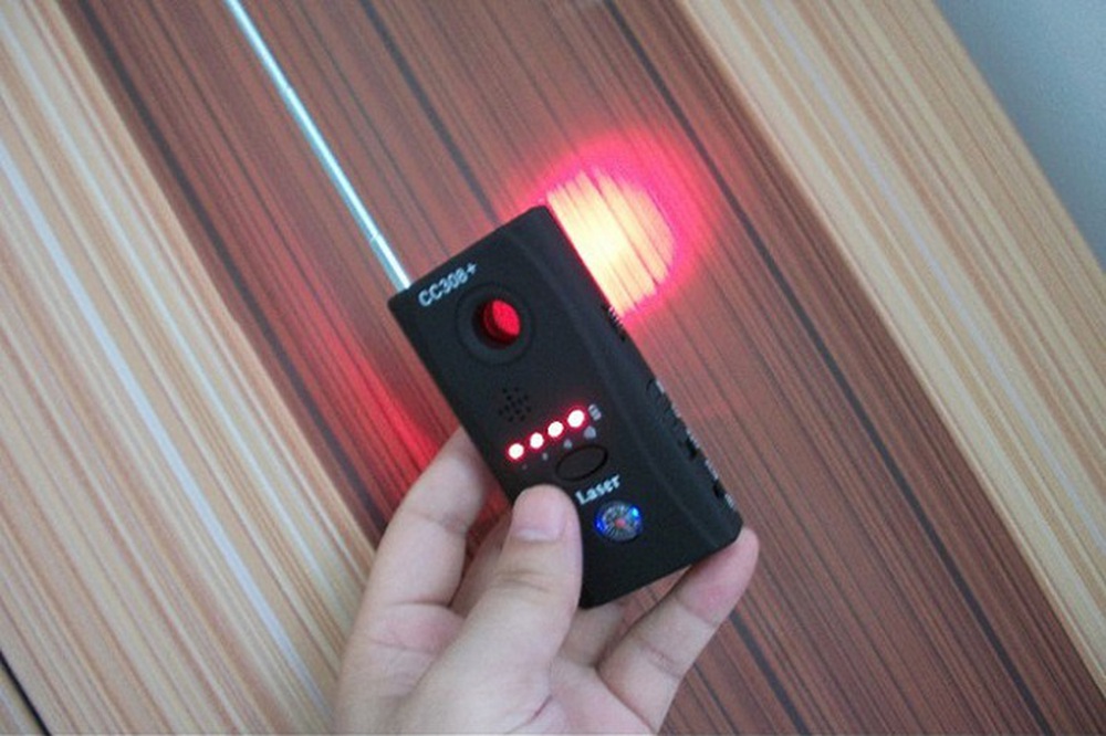 Vào phòng vệ sinh khách sạn, người đàn ông phát hiện camera ẩn được ngụy trang” trong vật dụng không ngờ tới-7