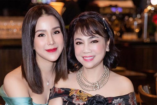 Mẹ chồng Diệp Lâm Anh: 
