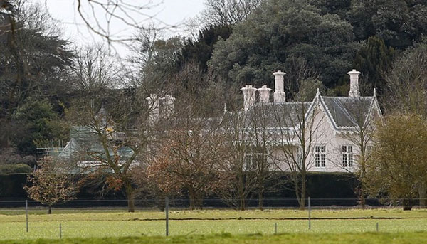 Quy tắc nghiêm ngặt mà Thân vương William và Vương phi Kate phải tuân thủ dù ở trong nhà của mình-1