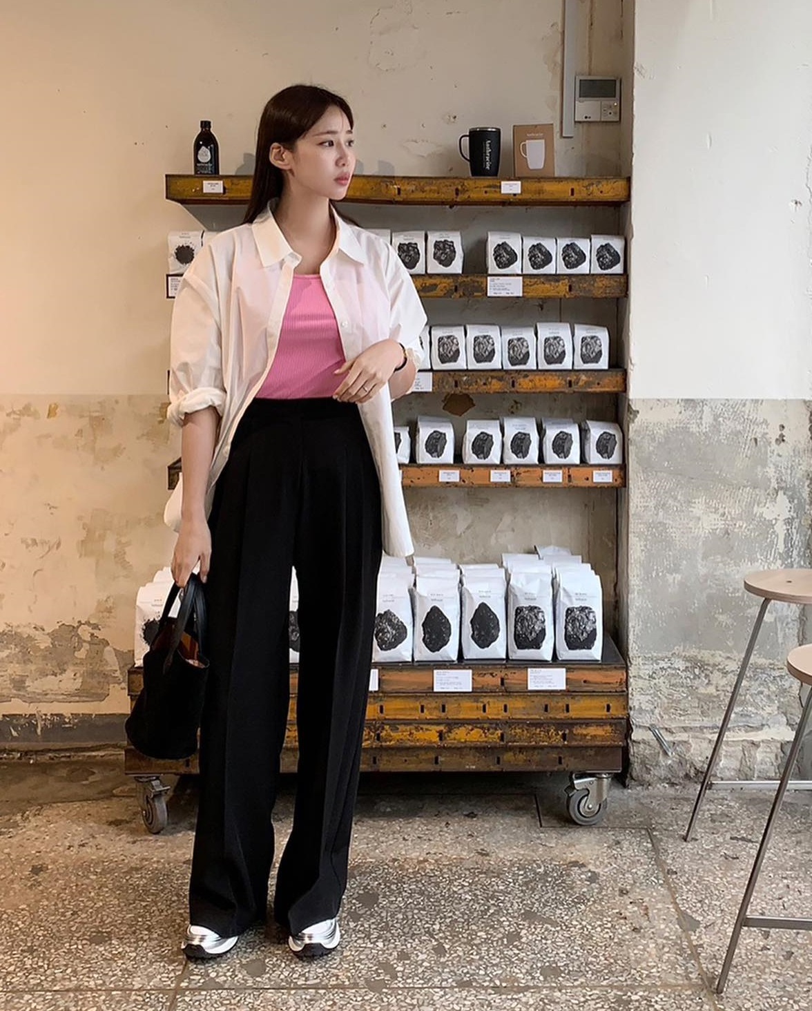 Mặc đẹp ngày nắng gắt với áo sơ mi khoác ngoài-2