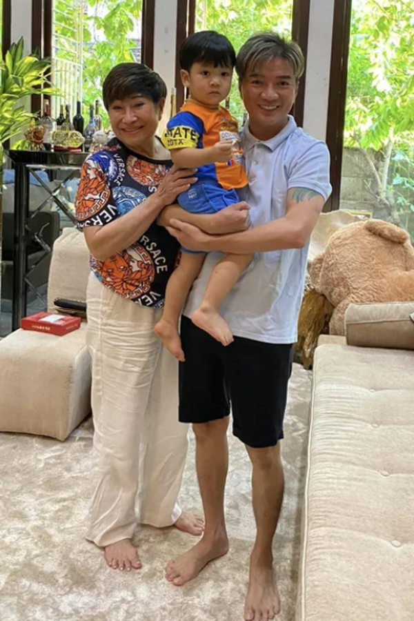 Sau ly hôn, vợ cũ quyền lực của Đàm Vĩnh Hưng sống trong biệt thự sang chảnh không kém ông hoàng nhạc Việt-1