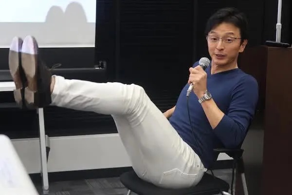 Bác sĩ tim mạch Nhật Bản 61 tuổi nhưng mạch máu trẻ như 30 nhờ 1 bài tập thở-1