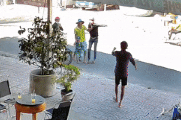 Hà Nội: Nữ tài xế liều mạng đi ngược chiều đường Vành đai 3 trên cao-2