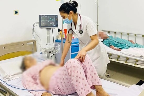 Sốc nhiễm khuẩn, suy đa tạng sau khi ăn bánh tẻ