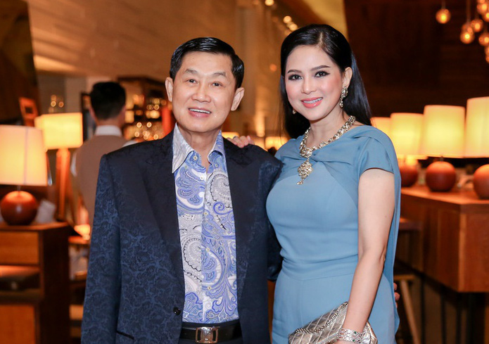 Mẹ chồng Hà Tăng lọt vào cam thường, sắc vóc phu nhân vua hàng hiệu gây choáng ngợp-6