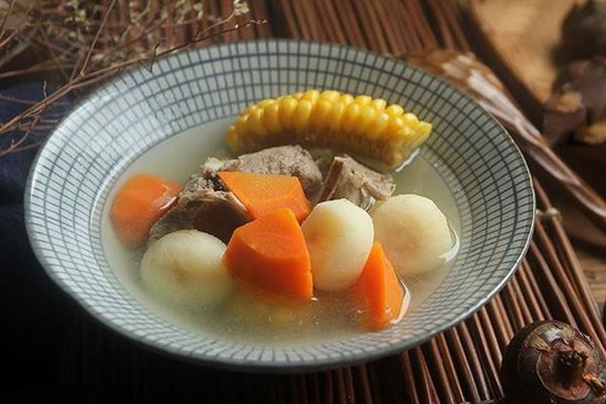 Nó vừa là rau vừa là củ, lại còn có thể làm thuốc, nấu kiểu này ăn cực ngon, giúp thanh nhiệt giải độc ngày hè