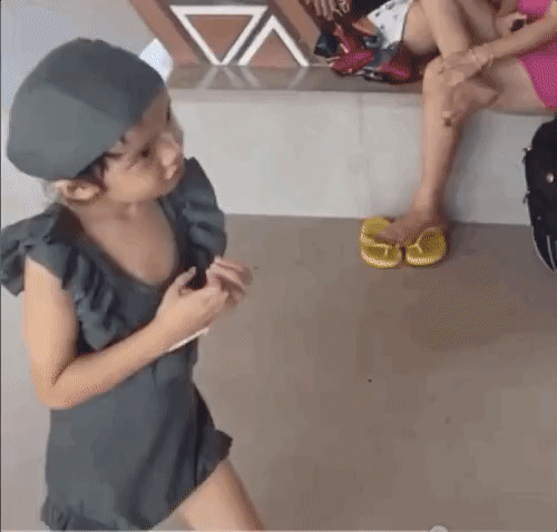 Con gái Trường Giang gây sốt khi lộ rõ gương mặt và biểu cảm đáng yêu-1