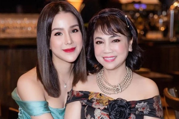 Chân dung mẹ chồng hot nhất MXH hiện nay: Là doanh nhân sở hữu chuỗi xe máy lớn nhất nhì TPHCM, 60 tuổi vẫn trẻ trung, dùng toàn đồ hiệu-2