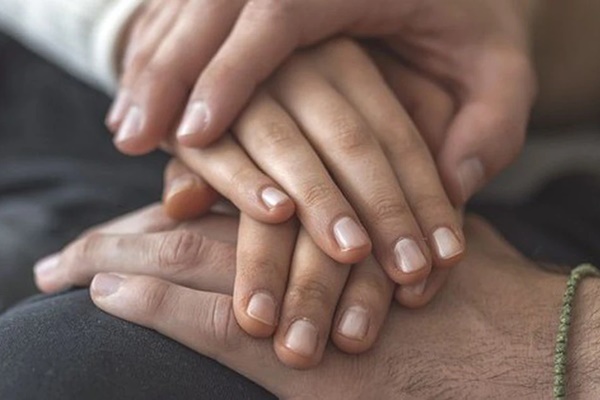 Lấy vợ 6 tháng không thể làm chuyện ấy, chồng giấu cả gia đình bí mật đưa vợ đi khám-1