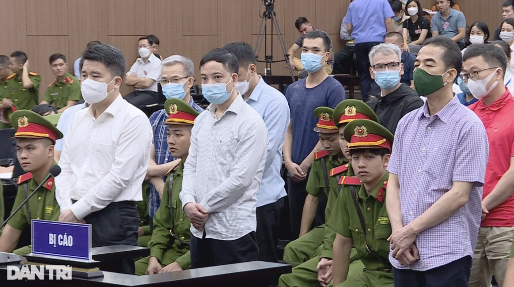 Xét xử đại án chuyến bay giải cứu: Kẻ bật khóc, người run rẩy-1