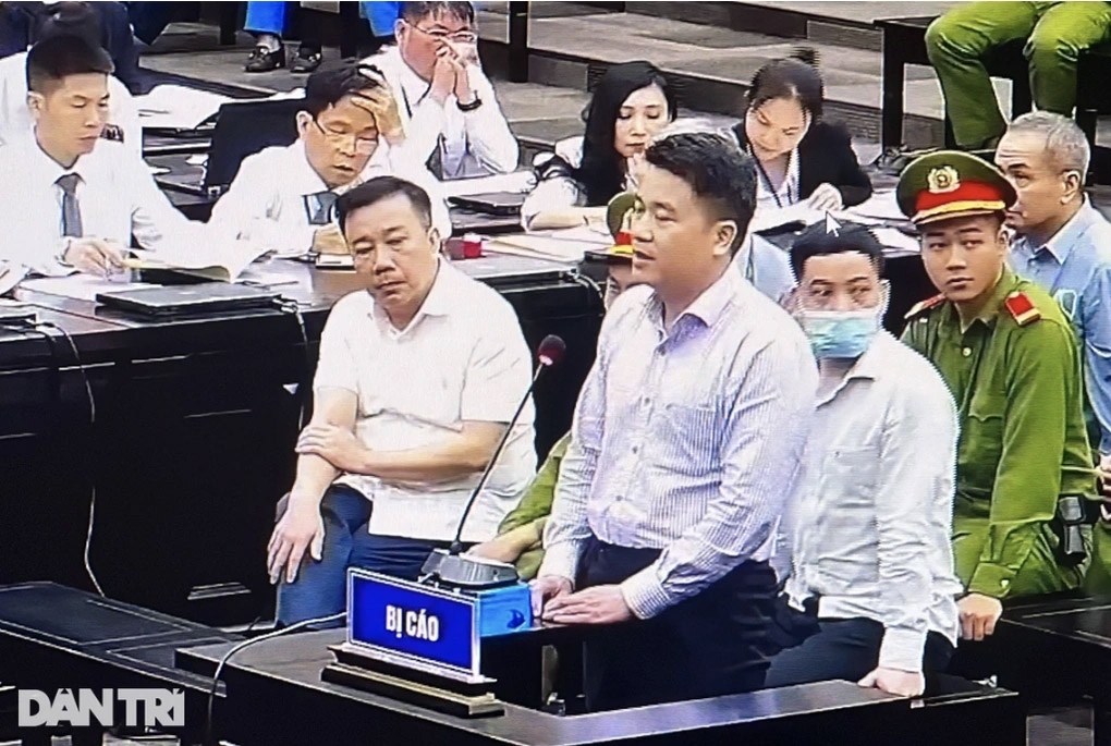 Xét xử đại án chuyến bay giải cứu: Kẻ bật khóc, người run rẩy-2