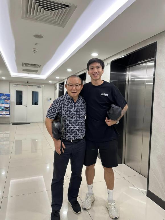 Đoàn Văn Hậu thăm nhà HLV Park Hang-seo, lộ diện đại gia đã tặng ông căn nhà này tại Việt Nam-1