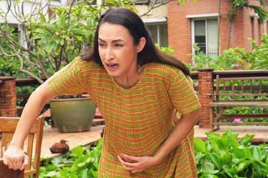Đưa hàng xóm đi viện sinh con, tôi choáng vì thái độ của chồng chị
