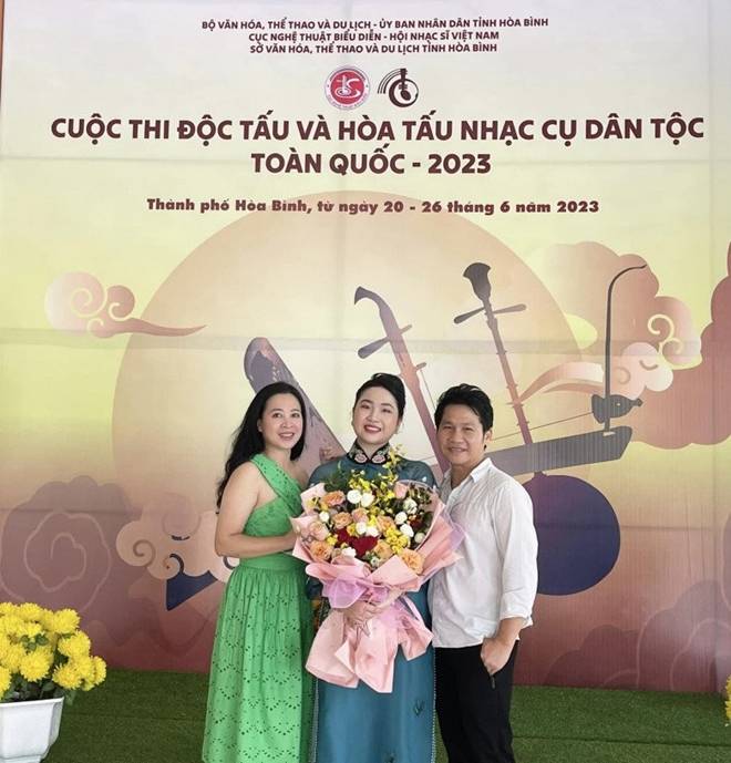 Vua nhạc đỏ vụt sáng nhờ Sao Mai: Lấy vợ đẹp, có 2 biệt thự khủng, của để dành còn quý hơn-12