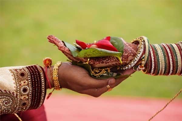 Người đàn ông lừa kết hôn với 15 phụ nữ để bòn rút tiền bạc-1