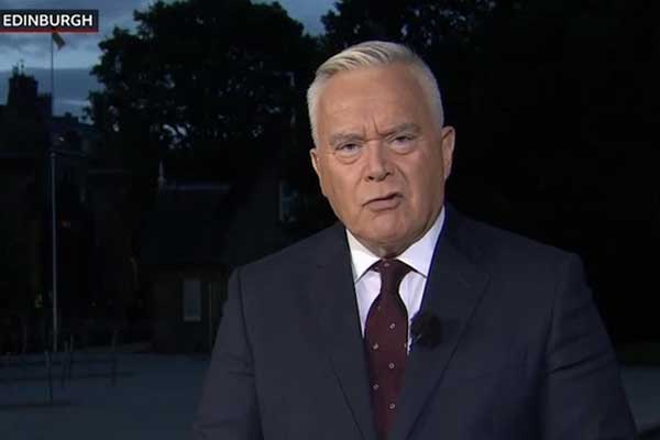 Lộ danh tính MC trong vụ mua ảnh nóng của trẻ vị thành niên-1