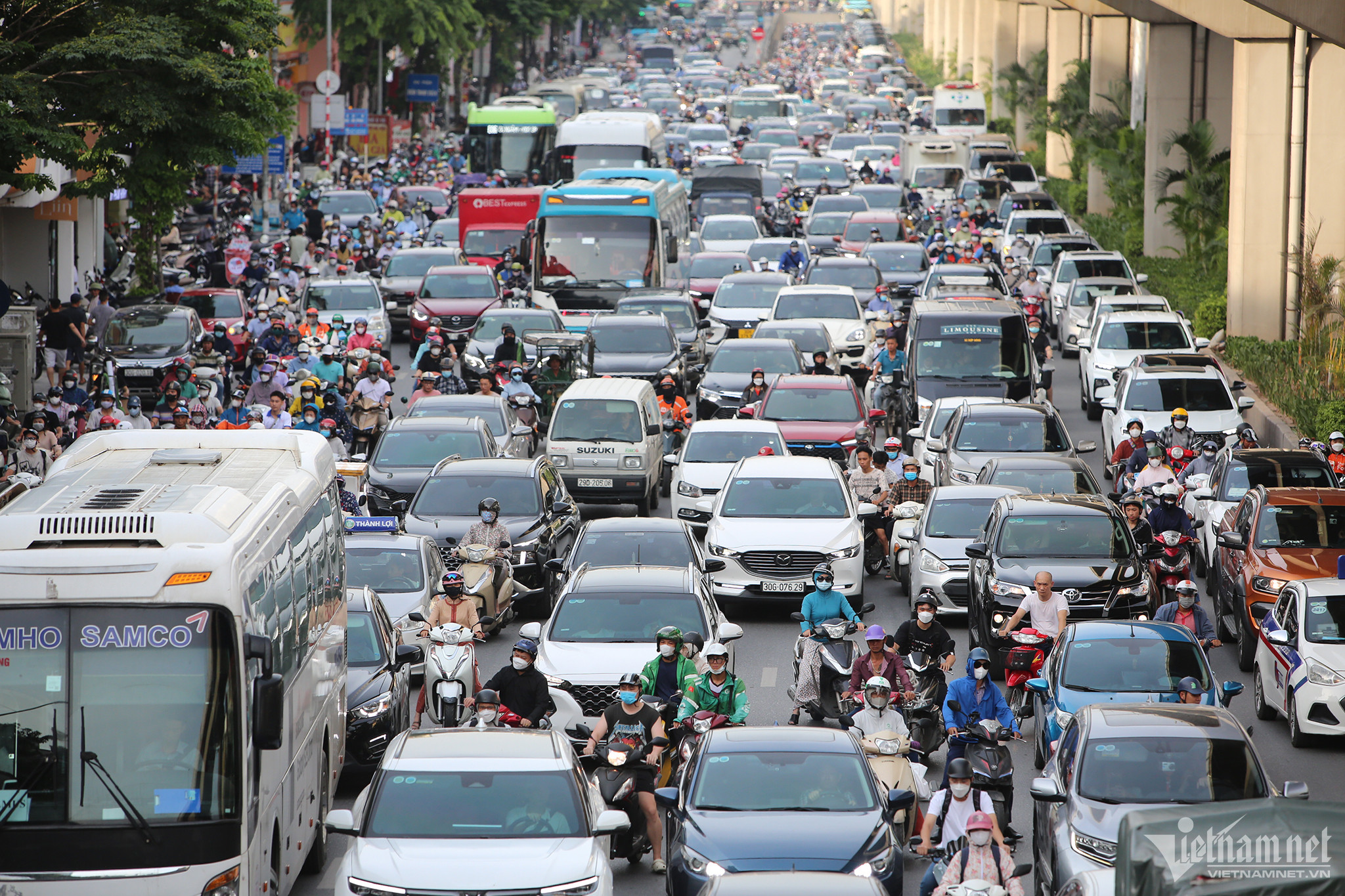Tai nạn giao thông khiến 1 người tử vong, đường Nguyễn Trãi ùn tắc kéo dài-4