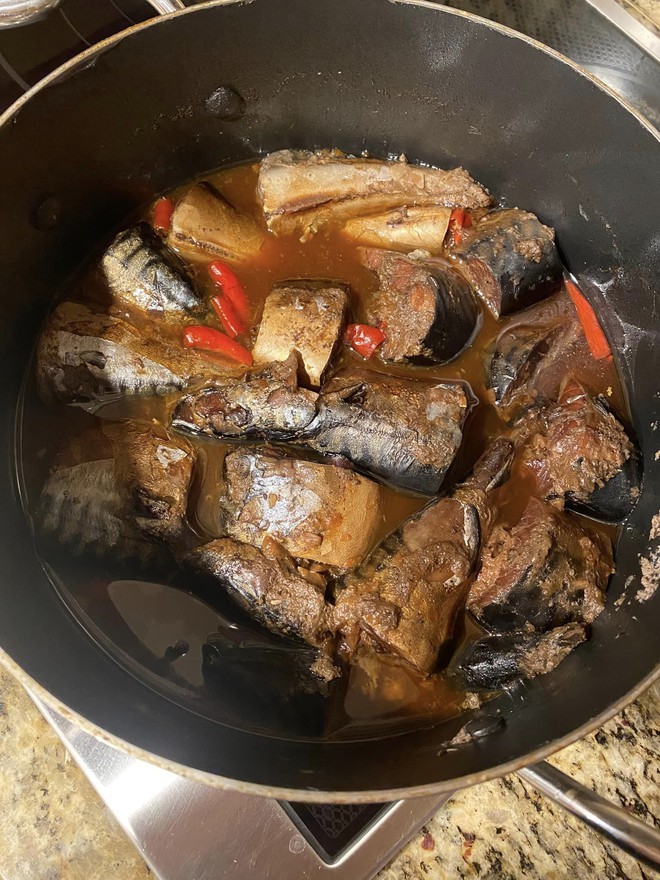 NS Hoài Linh đến viếng cố NS Chí Tài ở Mỹ, tự tay làm 1 việc đặc biệt cho ca sĩ Phương Loan-4