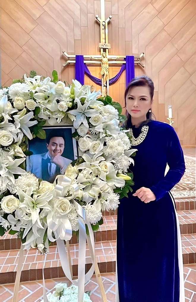 NS Hoài Linh đến viếng cố NS Chí Tài ở Mỹ, tự tay làm 1 việc đặc biệt cho ca sĩ Phương Loan-5