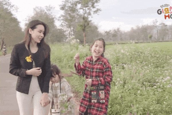 Lưu Hương Giang lẻ bóng đưa 2 con gái đi du lịch, chi tiết liên quan đến Hồ Hoài Anh gây chú ý