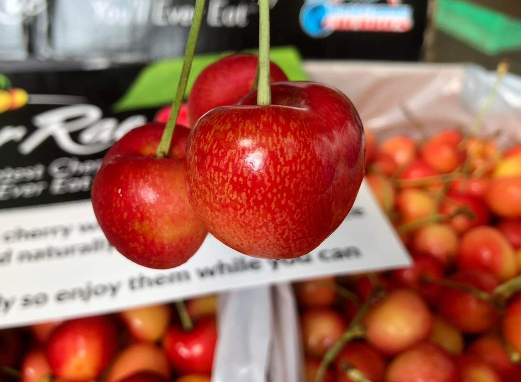 Cherry nhập khẩu bán đầy chợ Việt, hàng Mỹ giá rẻ chưa từng có-1