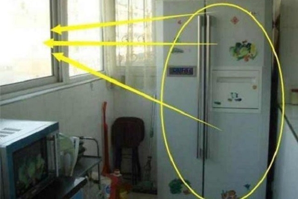 Lý do ghế giữa hàng sau trên ô tô thường lồi-2