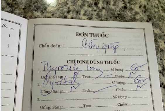 Cần xử phạt bác sĩ viết đơn thuốc không ai đọc được-2