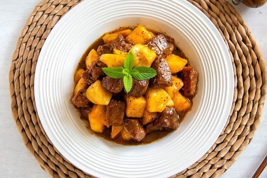 Bò sốt dứa chua ngọt cho bữa tối ngon cơm