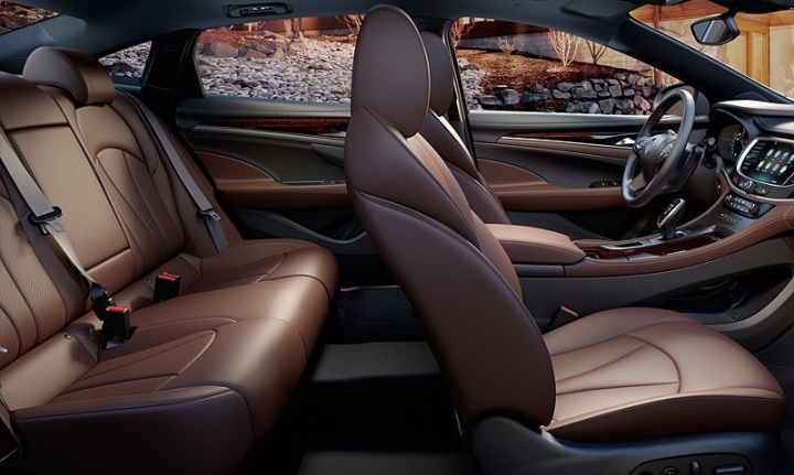 Lý do ghế giữa hàng sau trên ô tô thường lồi-1