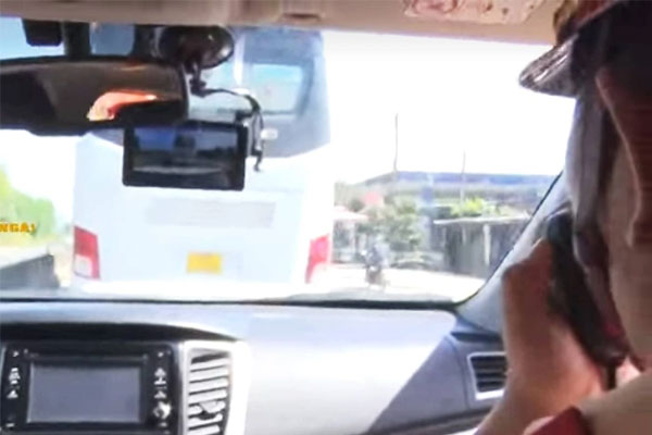 Tài xế xe Mai Linh cản trở đoàn xe ưu tiên có CSGT dẫn đường-1