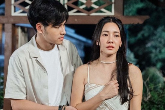 Giữa trưa nắng chang chang chồng cũ gõ cửa xin cốc nước mát rồi chuyện gì phải đến đã đến