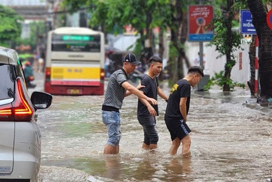 Dự báo thời tiết 15/7: Miền Bắc mưa to, chấm dứt nắng nóng diện rộng