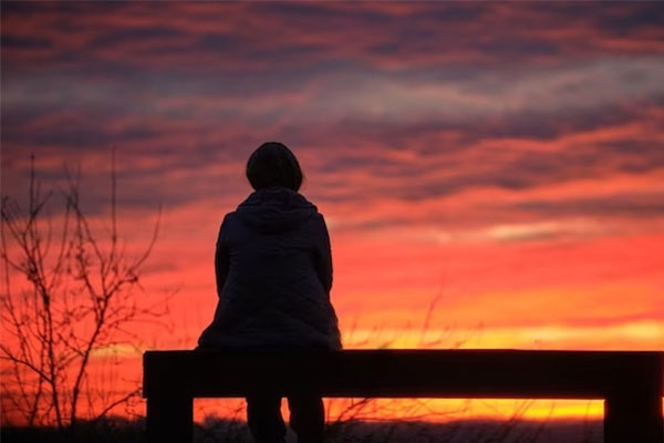 Mặc váy ngắn lên máy bay, nữ hành khách hoảng hồn khi chứng kiến video ghi lại hành động của nam tiếp viên hàng không-4