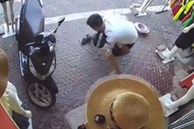 Clip: Trộm xe máy, người đàn ông bị nam thanh niên tung đòn quật ngã
