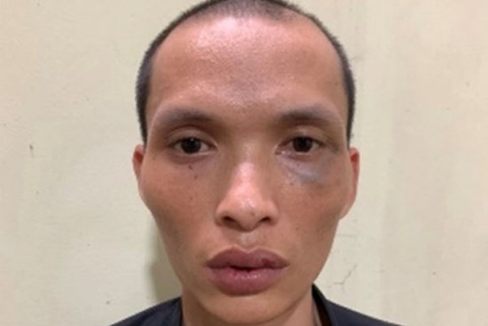 Bắt khẩn cấp đối tượng dùng bơm kim tiêm đe dọa cướp điện thoại của trẻ em