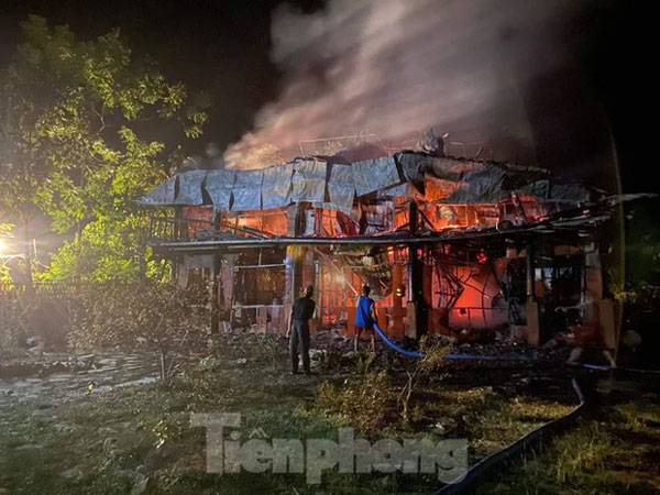 Homestay ở Cao Bằng bất ngờ phát hỏa, hàng chục người tháo chạy trong đêm-1