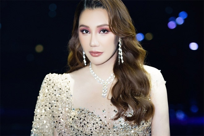 Sau khi vướng tin chuẩn bị kết hôn, Nhật Kim Anh lộ diện với nhẫn kim cương khủng tại sự kiện-5