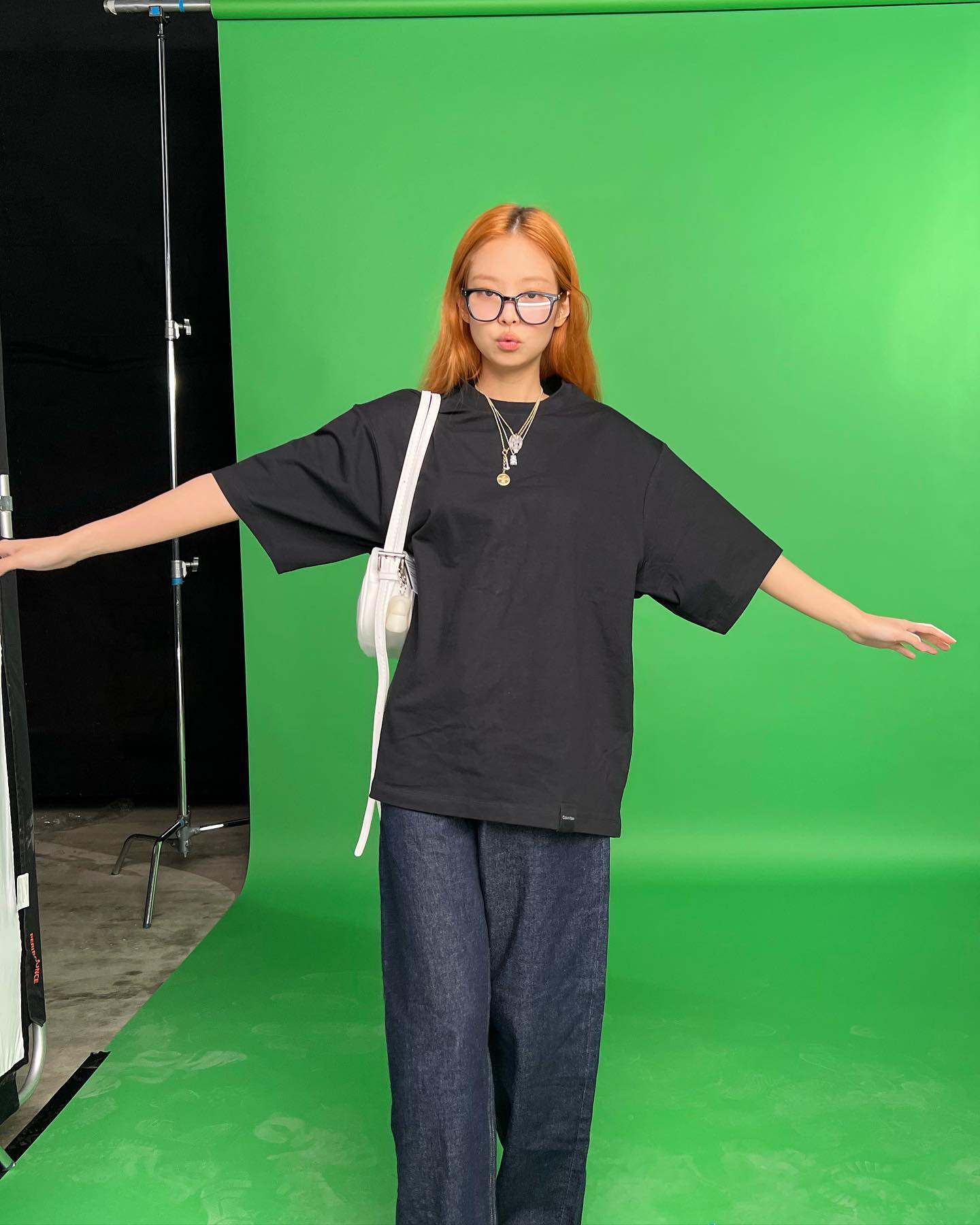 10 cách mặc quần jeans ống rộng chuẩn sành điệu-6