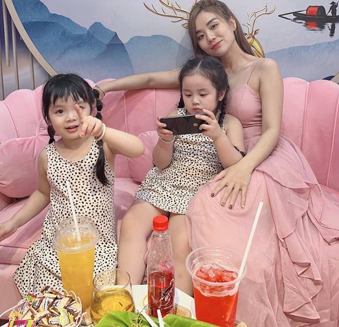 Ly hôn Hoài Lâm, vợ cũ hotgirl làm mẹ đơn thân bán bún nuôi hai con giờ giàu sang, các con vừa ngoan vừa xinh-1