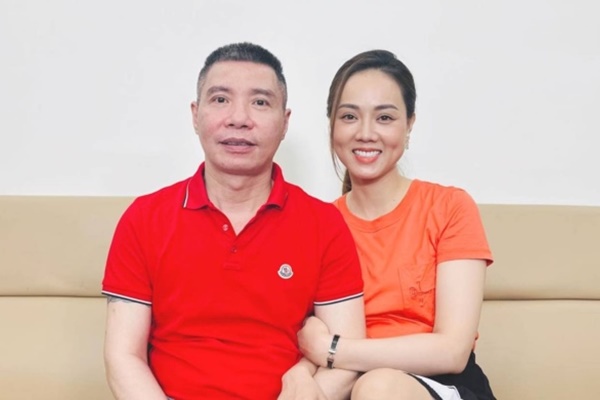 Vợ trẻ kém 15 tuổi của NSND Công Lý tiết lộ bí mật tròn 2 năm chồng đổ bệnh-6