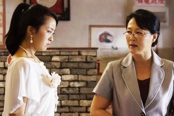 Đưa 2 điều kiện khi mẹ chồng vay vàng cưới, tôi sốc vì thái độ sau đó-1