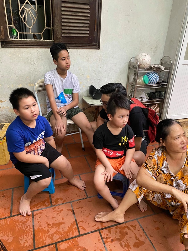 Bé trai cứu 3 người em thoát nạn khỏi đám cháy kinh hoàng nhờ 3 kỹ năng thoát hiểm được học ở trường-2