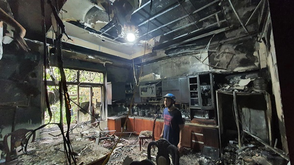 Bé trai cứu 3 người em thoát nạn khỏi đám cháy kinh hoàng nhờ 3 kỹ năng thoát hiểm được học ở trường-4