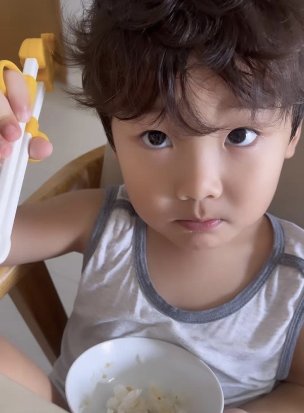 Hoà Minzy bày tỏ sự lo lắng trước một biểu hiện của bé Bo-1