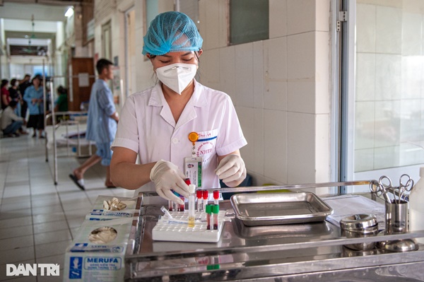 Hà Nội: Dịch bất thường, bệnh nhân ám ảnh vì cô đặc máu-6