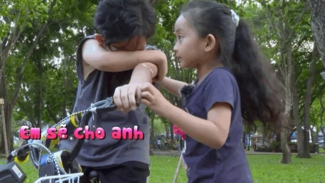 Phan Hiển bất ngờ bị chê trách khi có hành động thiên vị con gái Anna, anh trai Kubi bật khóc nói một câu ai cũng thương-8