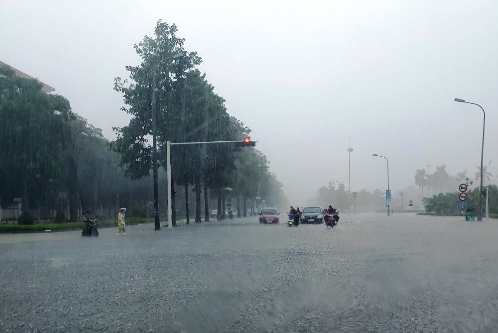 Đợt mưa lớn tại Hà Nội và miền Bắc do ảnh hưởng bão Talim diễn biến ra sao?-2