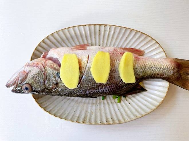 Loại cá thịt ngọt ít xương, giá ở mức trung bình đem nấu kiểu này được món ngon thanh mát không hề tanh cho ngày hè-5